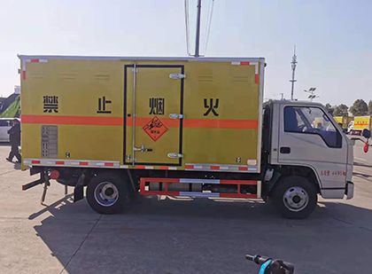 曲水爆破器材运输车工人安全操作规范与智能技术保障